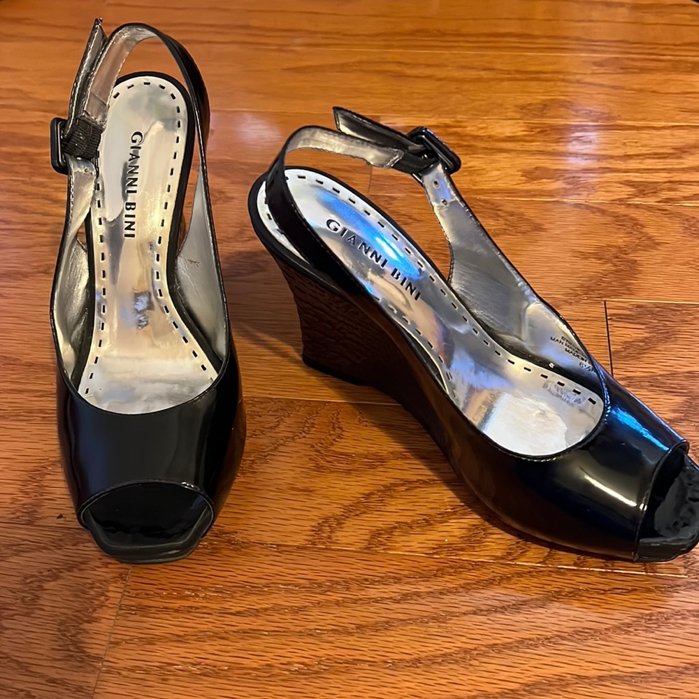 Gianni Bini Glossy Black Wedge